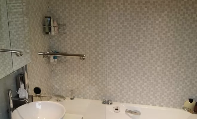 Pose de salle de bain sur mesure avec céramique et double vasque murale beige, Houilles, PROJET CONSTRUCTION